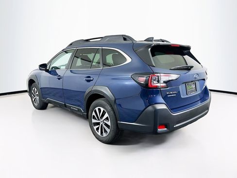 Used 2025 Subaru Outback Premium image 5