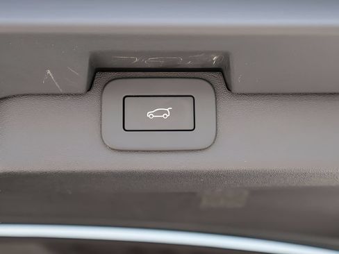 Certified 2025 Land Rover Discovery Dynamic SE AWD/4WD image 16
