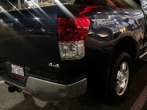 Used 2011 Toyota Tundra 4x4 Double Cab image 11