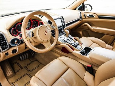 Used 2014 Porsche Cayenne S AWD/4WD image 2