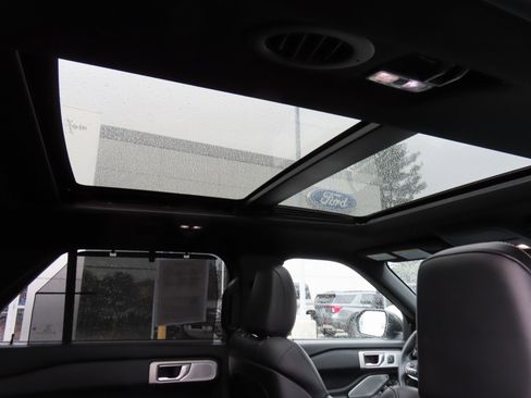 Used 2020 Ford Explorer ST w/ ST Street Pack image 36