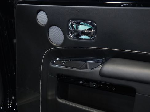 Used 2020 Rolls-Royce Ghost RWD image 32