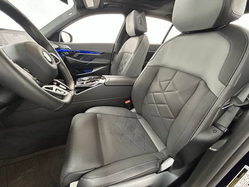 Used 2024 BMW 540i xDrive w/ Premium Package image 30