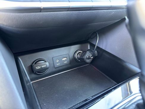 Used 2019 Hyundai Ioniq Plug-In Hybrid image 32