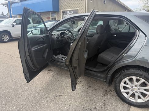 Used 2018 Chevrolet Equinox LT FWD image 30