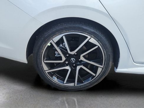 New 2025 Nissan Sentra SR image 4