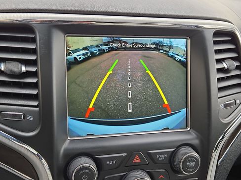 Used 2018 Jeep Grand Cherokee Limited image 18