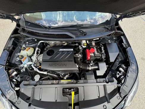 Used 2025 Nissan Rogue SV FWD image 34