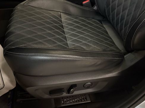 Used 2024 Mitsubishi Outlander SEL image 39