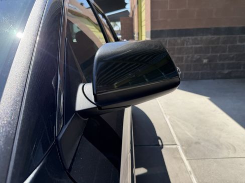 Used 2025 Kia Niro EX FWD image 12