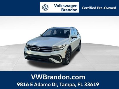 Used 2023 Volkswagen Tiguan SE w/ Panoramic Sunroof Package