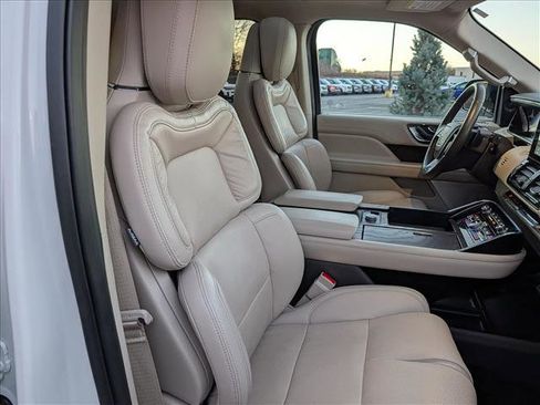 Used 2020 Lincoln Navigator Reserve w/ Luxury Package image 15
