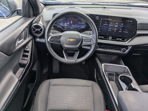 Used 2025 Chevrolet Equinox LT FWD image 17