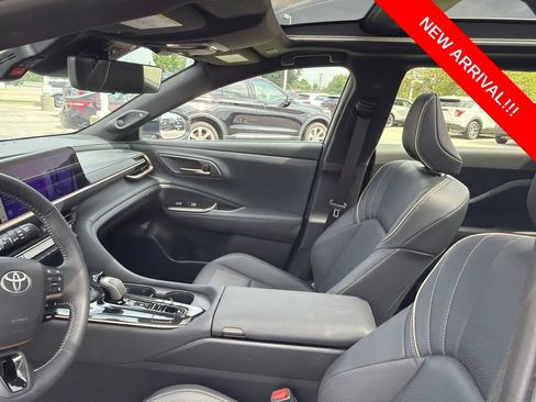 Used 2025 Toyota Crown Signia w/ Advanced Technology Package AWD/4WD image 7