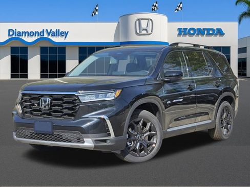 New 2025 Honda Pilot Touring image 5