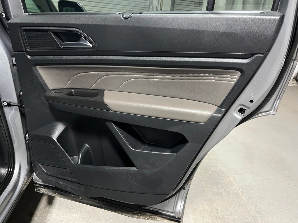 Used 2022 Volkswagen Atlas SE FWD image 11