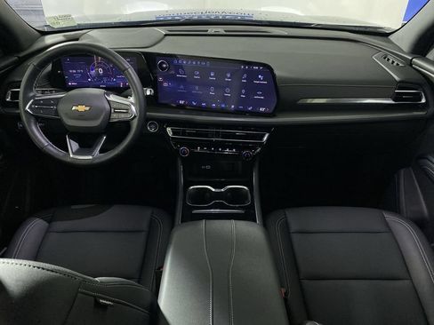 Used 2024 Chevrolet Traverse LT w/ Trailering Package FWD image 25
