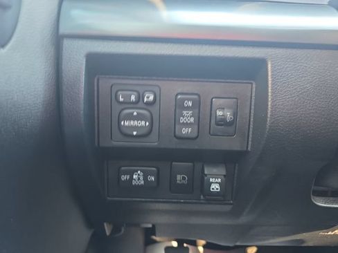 Used 2019 Toyota Tundra Platinum AWD/4WD image 25