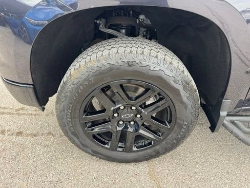 Used 2023 Chevrolet Silverado 1500 Custom Trail Boss AWD/4WD image 9