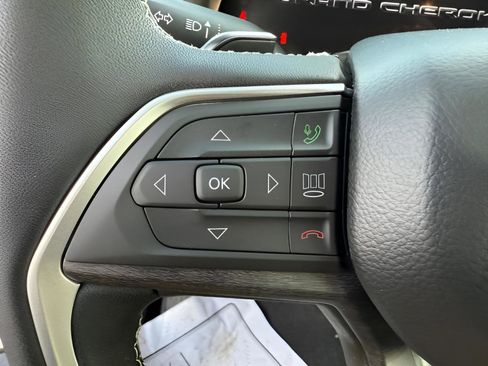 New 2026 Jeep Grand Cherokee Altitude AWD/4WD image 18