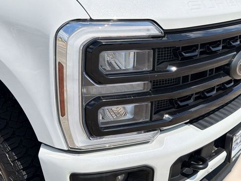Used 2024 Ford F250 Lariat w/ Lariat Ultimate Package AWD/4WD image 11