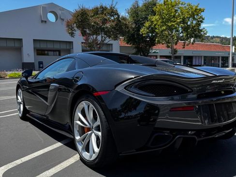 Used 2019 McLaren 570S Spider RWD image 12