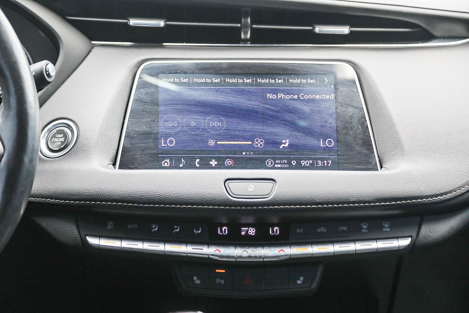 Used 2023 Cadillac XT4 Luxury w/ Cold Weather Package FWD image 14