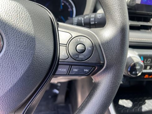Certified 2025 Toyota RAV4 XLE AWD/4WD image 15