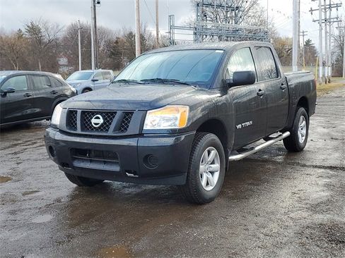 Used 2015 Nissan Titan S image 2