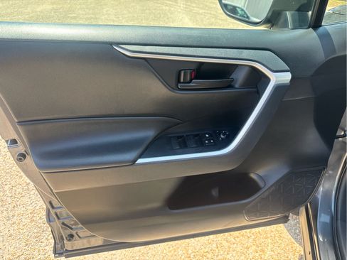 Used 2023 Toyota RAV4 LE FWD image 20