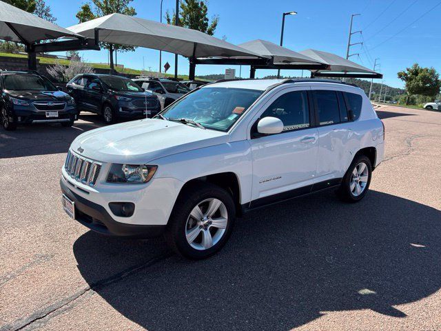 Used 2017 Jeep Compass Latitude AWD/4WD image 3