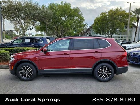Used 2021 Volkswagen Tiguan SE w/ Panoramic Sunroof Package image 3