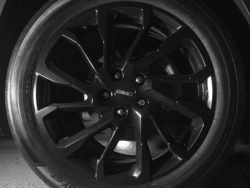 Used 2023 GMC Terrain SLT w/ Infotainment Package II image 9