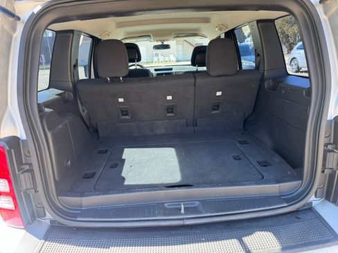 Used 2012 Jeep Liberty Sport image 11