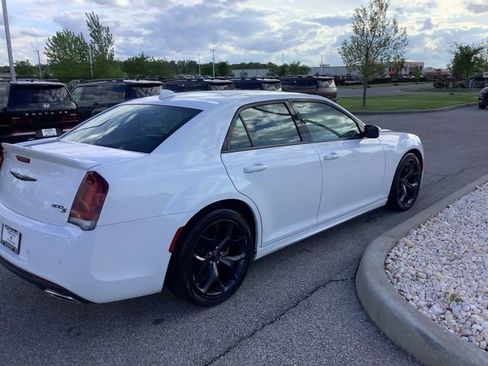 Used 2022 Chrysler 300 S RWD image 5