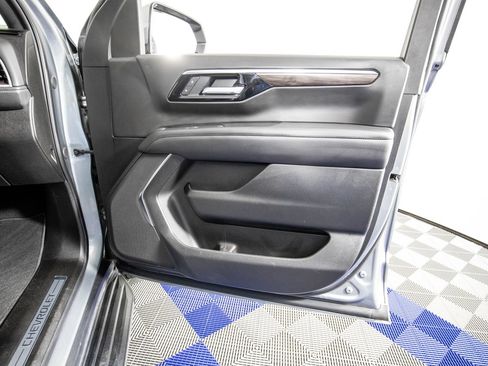 Used 2025 Chevrolet Tahoe LT AWD/4WD image 16