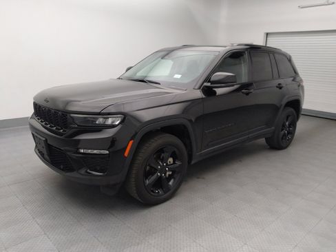 Used 2023 Jeep Grand Cherokee Limited w/ Luxury Tech Group II RWD image 2
