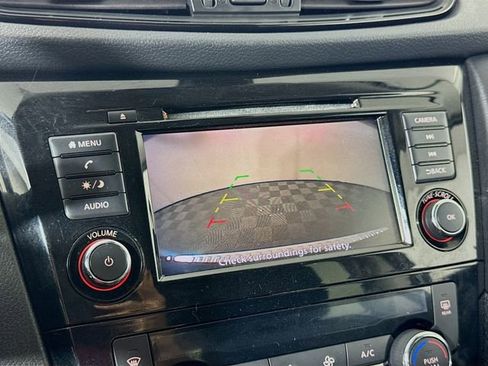 Used 2019 Nissan Rogue SV AWD/4WD image 22