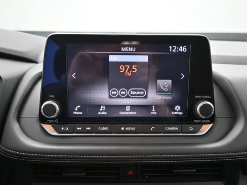 Used 2024 Nissan Rogue S AWD/4WD image 15