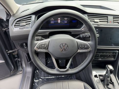 Used 2023 Volkswagen Tiguan SE FWD image 26