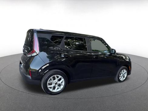 Used 2025 Kia Soul LX w/ LX Technology Package FWD image 15