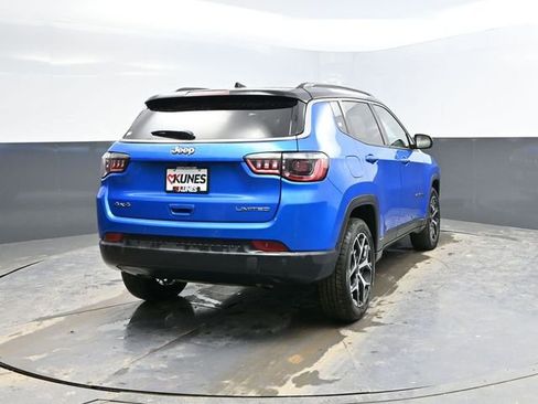 Used 2025 Jeep Compass Limited image 9