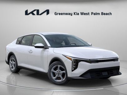 New 2025 Kia K4 LXS