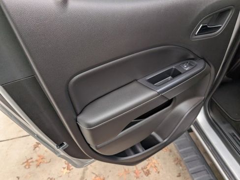 Used 2015 GMC Canyon SLT image 20