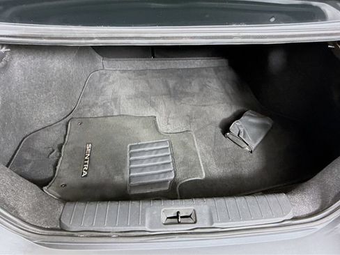 Used 2024 Nissan Sentra SV FWD image 31