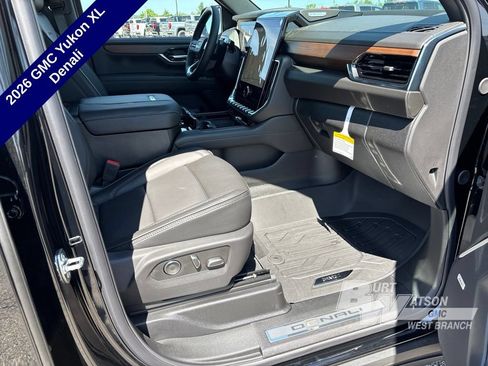 New 2026 GMC Yukon XL Denali w/ Denali Reserve Package AWD/4WD image 10