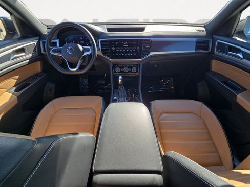 Certified 2021 Volkswagen Atlas Cross Sport SEL Premium image 3