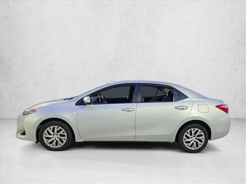 Used 2018 Toyota Corolla LE FWD image 8