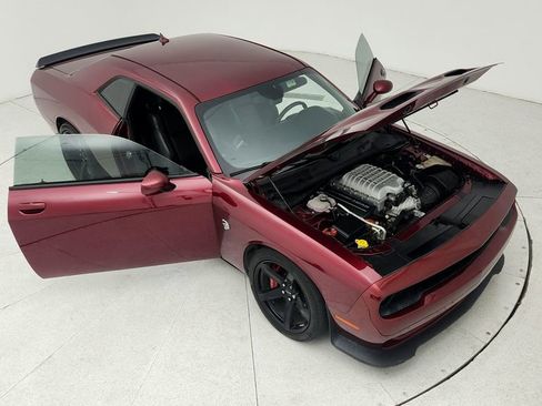 Used 2020 Dodge Challenger SRT Hellcat w/ Plus Package image 40