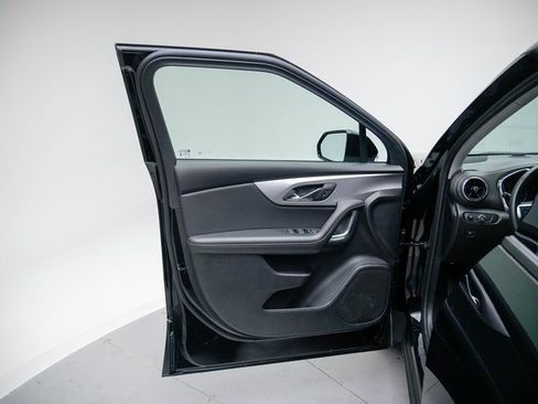 Used 2025 Chevrolet Blazer LT image 22